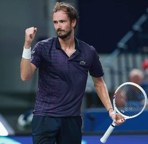 年终总决赛完胜戴维斯杯，梅德韦杰夫状态火热