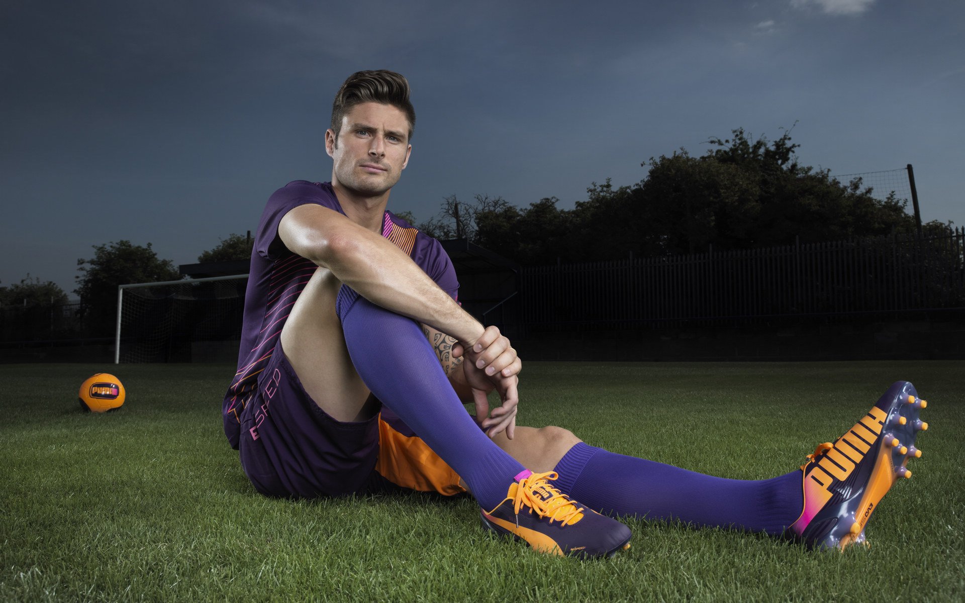 世界排名争夺战之夜，福登高光表现照亮英格兰中场迷雾