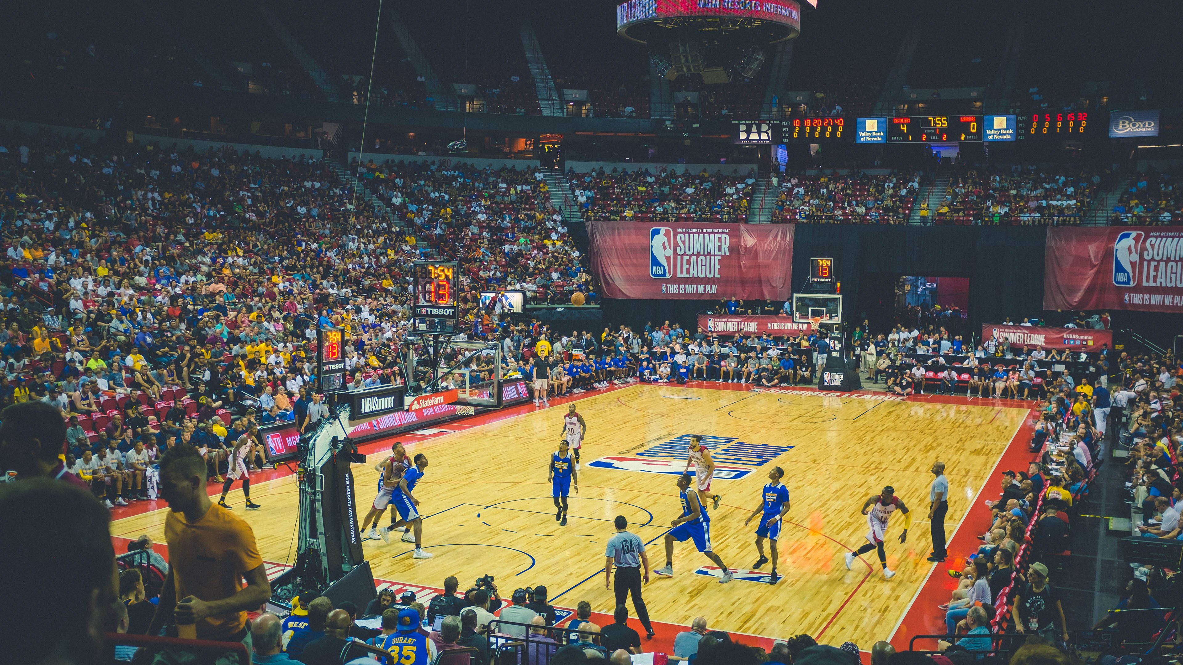 门迪连续得分拉开差距,法国狂胜伊朗,篮球场上的新法兰西帝国